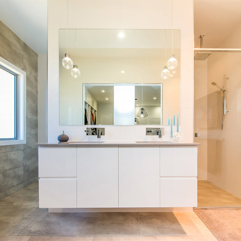 Bâti minimaliste de mur de Matte White Flat Panel Melamine de miroir d'unités de vanité de salle de bains