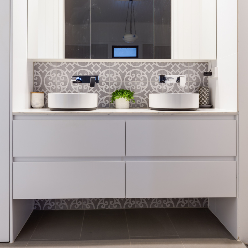 Bâti minimaliste de mur de Matte White Flat Panel Melamine de miroir d'unités de vanité de salle de bains