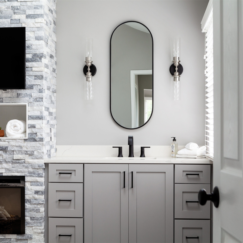 Unités de vanité de salle de bain en laque de style shaker gris neutre de luxe combinées avec 2 portes 6 tiroirs