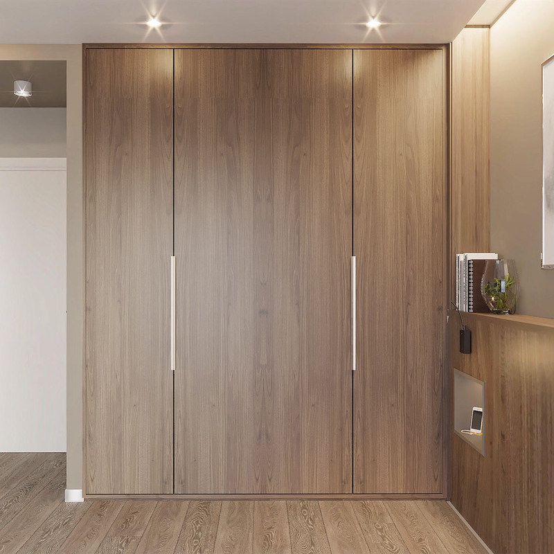 Moderne j'ai formé le bois de garde-robe de porte d'oscillation donne au placage une consistance rugueuse de bois de construction avec le cabinet de luxe léger mené de chambre à coucher