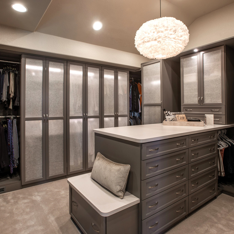 Grey Black Solid Wood Walk classique rassemblé dans l'organisateur Wardrobe Box Shelf de cabinet