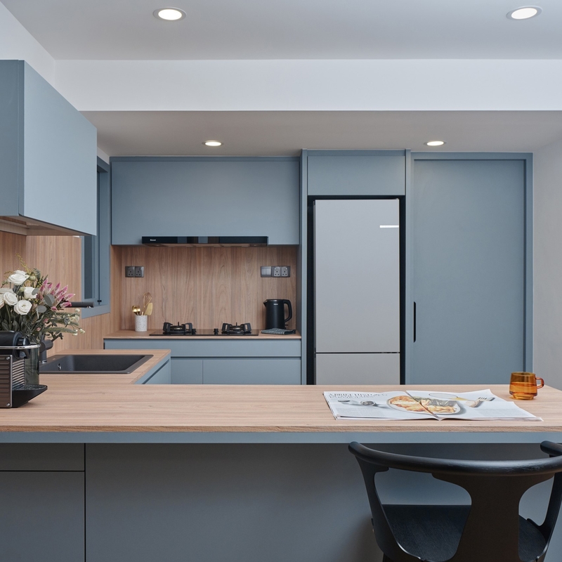 Cuisine libre de poignée de laque de buffet en bois de couleur bleue de grain réglée avec la partie supérieure du comptoir
