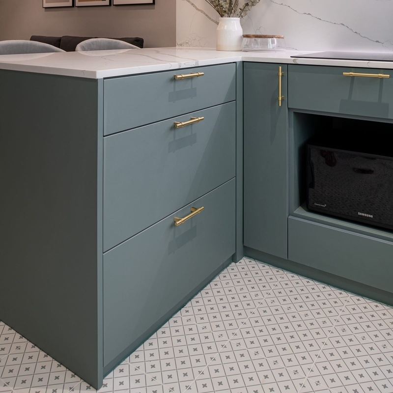 Ensemble de poignée en métal de placard de Gray And Blue Lacquer Storage petit avec des buffets d'évier