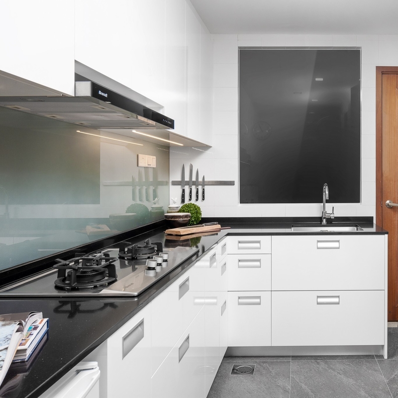 Buffet blanc à haute brillance adapté aux besoins du client de PVC fait à partir du panneau imperméable de porte de forces de défense principale