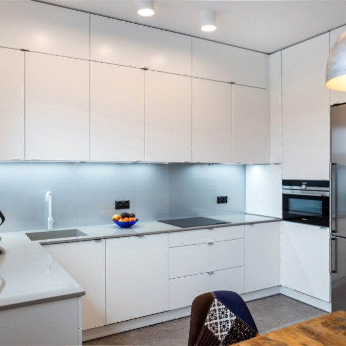 La plus défunte conception moderne U forment le Cabinet de mur moderne de cuisine de laque à haute brillance pour l'appartement à la maison de villa