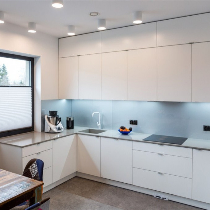 La plus défunte conception moderne U forment le Cabinet de mur moderne de cuisine de laque à haute brillance pour l'appartement à la maison de villa