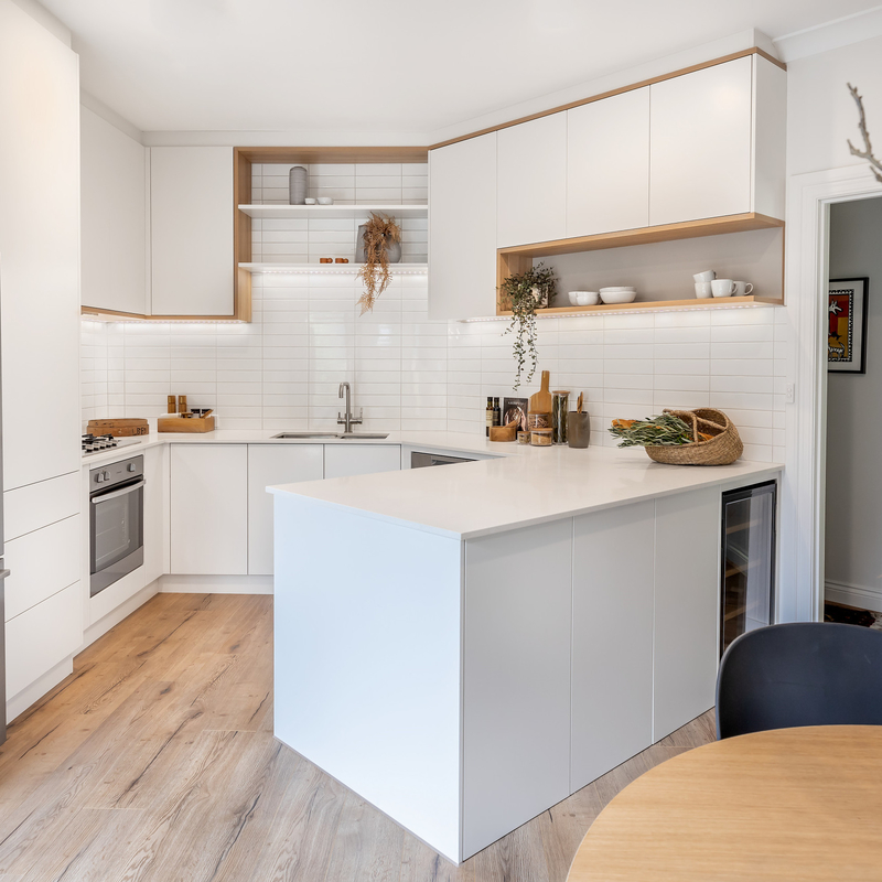 U forment des buffets de Matte White Melamine Small Modular avec la conception Handless pour l'appartement