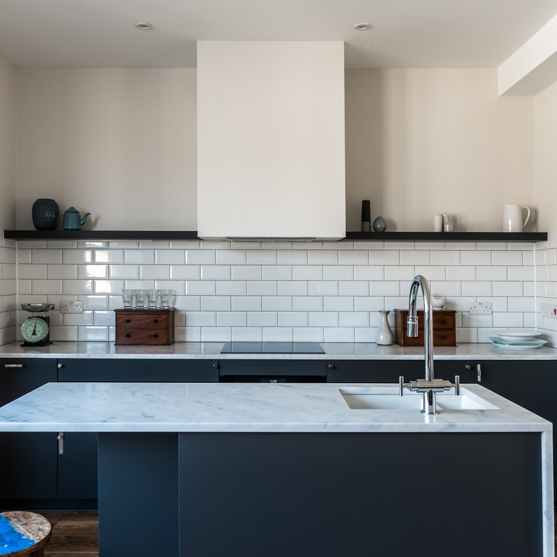 Cabinets noirs de Matt Island And Kitchen Base de laque de style de meubles modernes d'appartement avec 3 tiroirs
