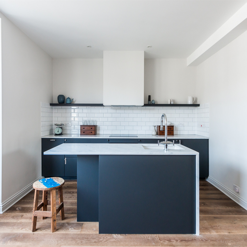 Cabinets noirs de Matt Island And Kitchen Base de laque de style de meubles modernes d'appartement avec 3 tiroirs